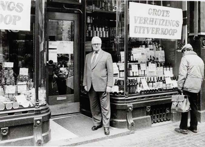 Piet voor winkel